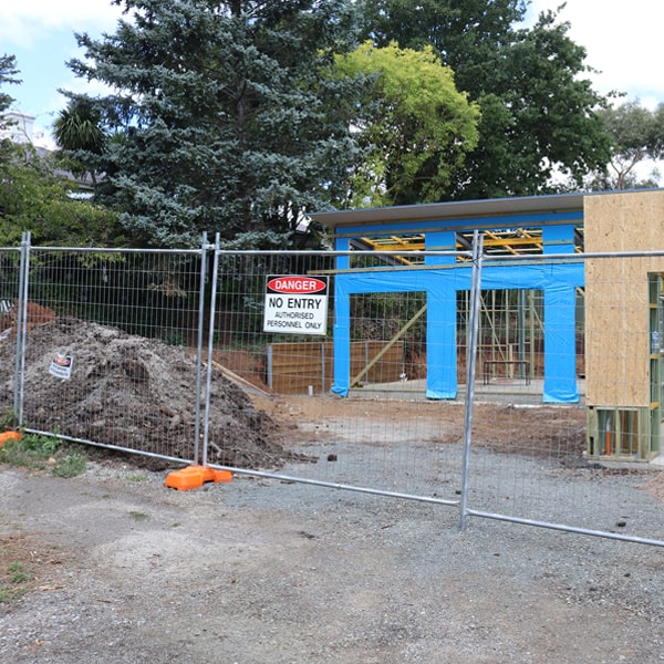 do you deliver and install temporary fencing and what's the price for this in Alder MT